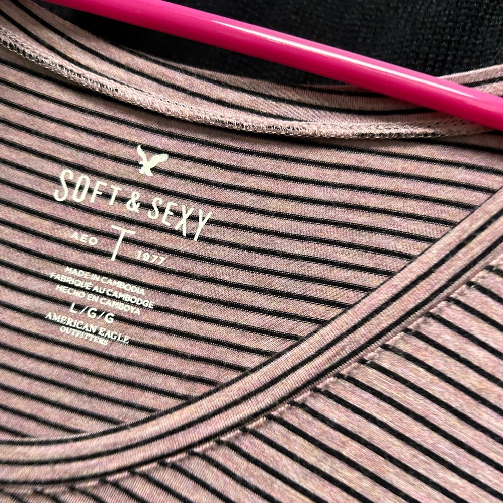 American Eagle Outfitter Soft & Sexy Striped Tee, mauve-Burgandy color w/black.